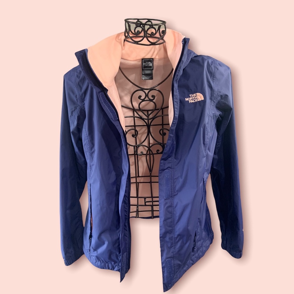 The North Face Women’s Dry Vent Rain Jacket Hooded